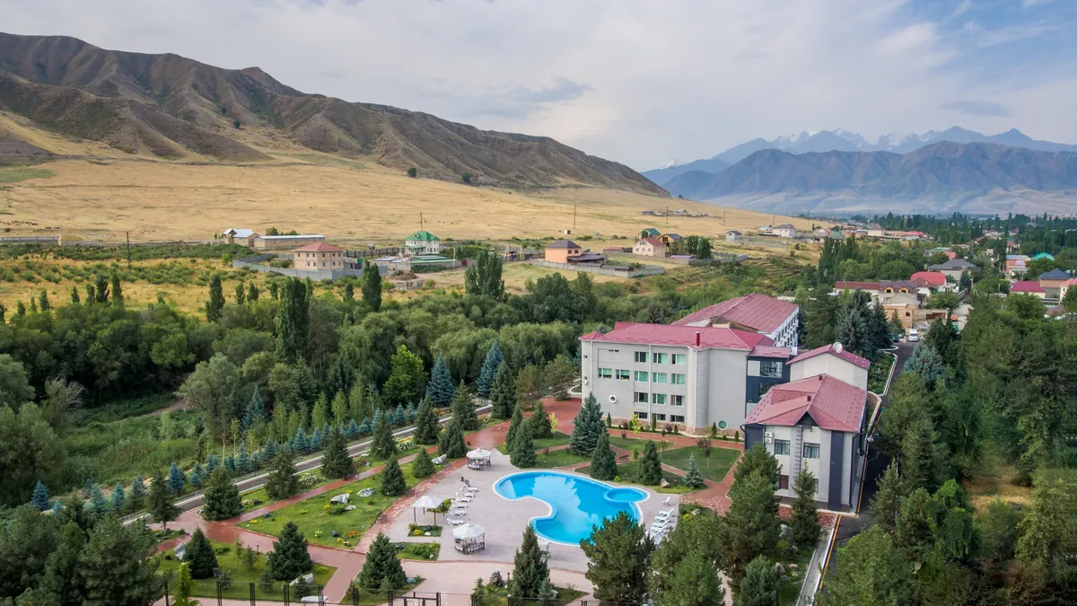 Территория клиники 3