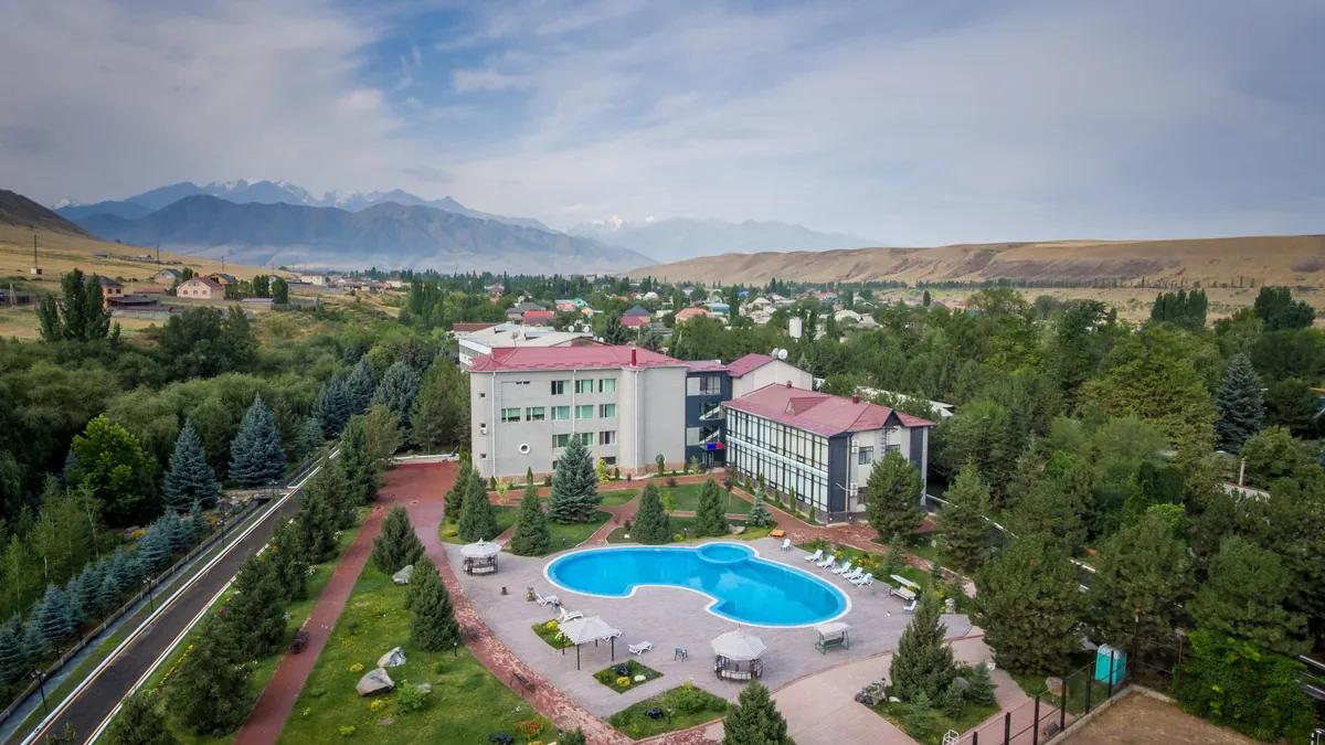 Территория клиники 5